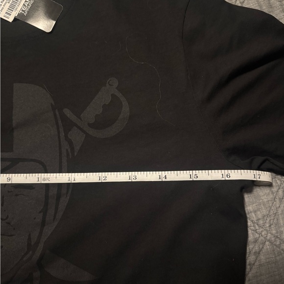 Las Vegas Raiders Pirate Tee - Picture 10 of 10